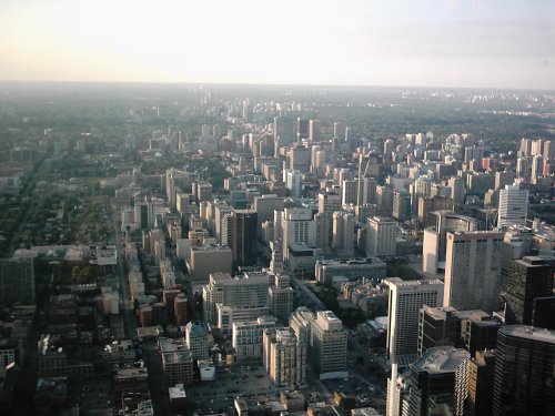 2005-0817-cn-tower-toronto-2.jpg