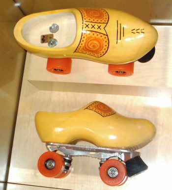 2005-0817-shoes-roller-clogs.jpg