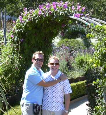 2003-0808-getty-museum-tj-and-david-los-angeles.jpg