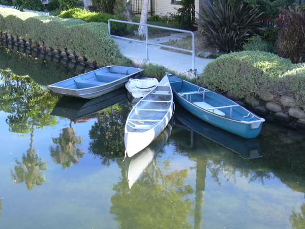 2003-0810-venice-canal-boats-los-angeles.jpg