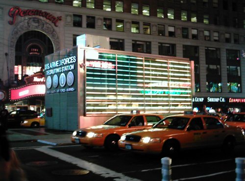 2005-0824-times-square-recruiting.jpg