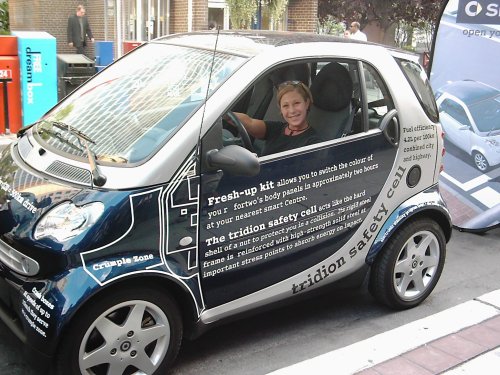 2005-0816-smart-car-denise.jpg