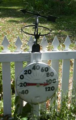 2003-0818-marshall-mo-thermometer.jpg