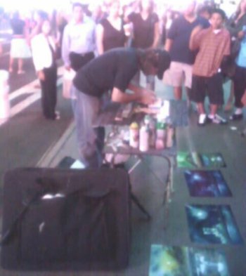 2005-0824-times-square-spray-painter.jpg